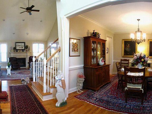 2nd image of 218 Southern Woods Dr