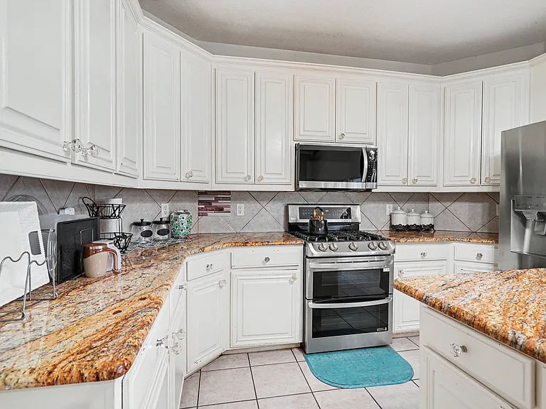 8660 Lariat Cir — Photo 26