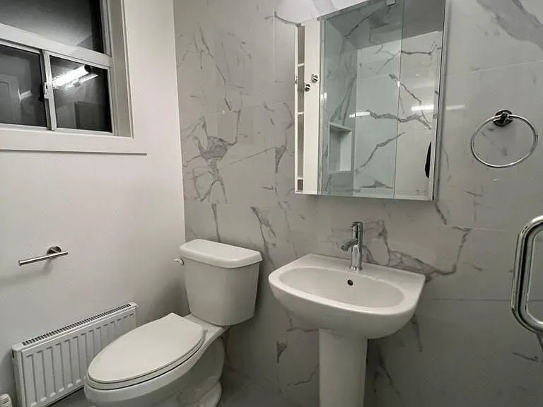 101 Kenwood Ave #2 — Photo 5