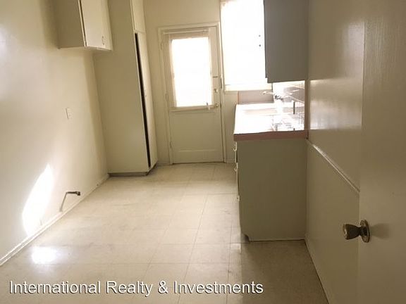 3rd image of 535 S Manhattan Pl APT 5