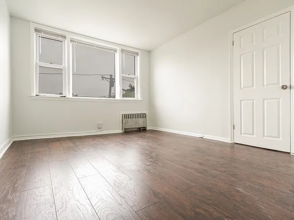 96 W 21st St #2, Bayonne, NJ 07002