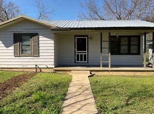1007 Flag St, Llano, TX 78643