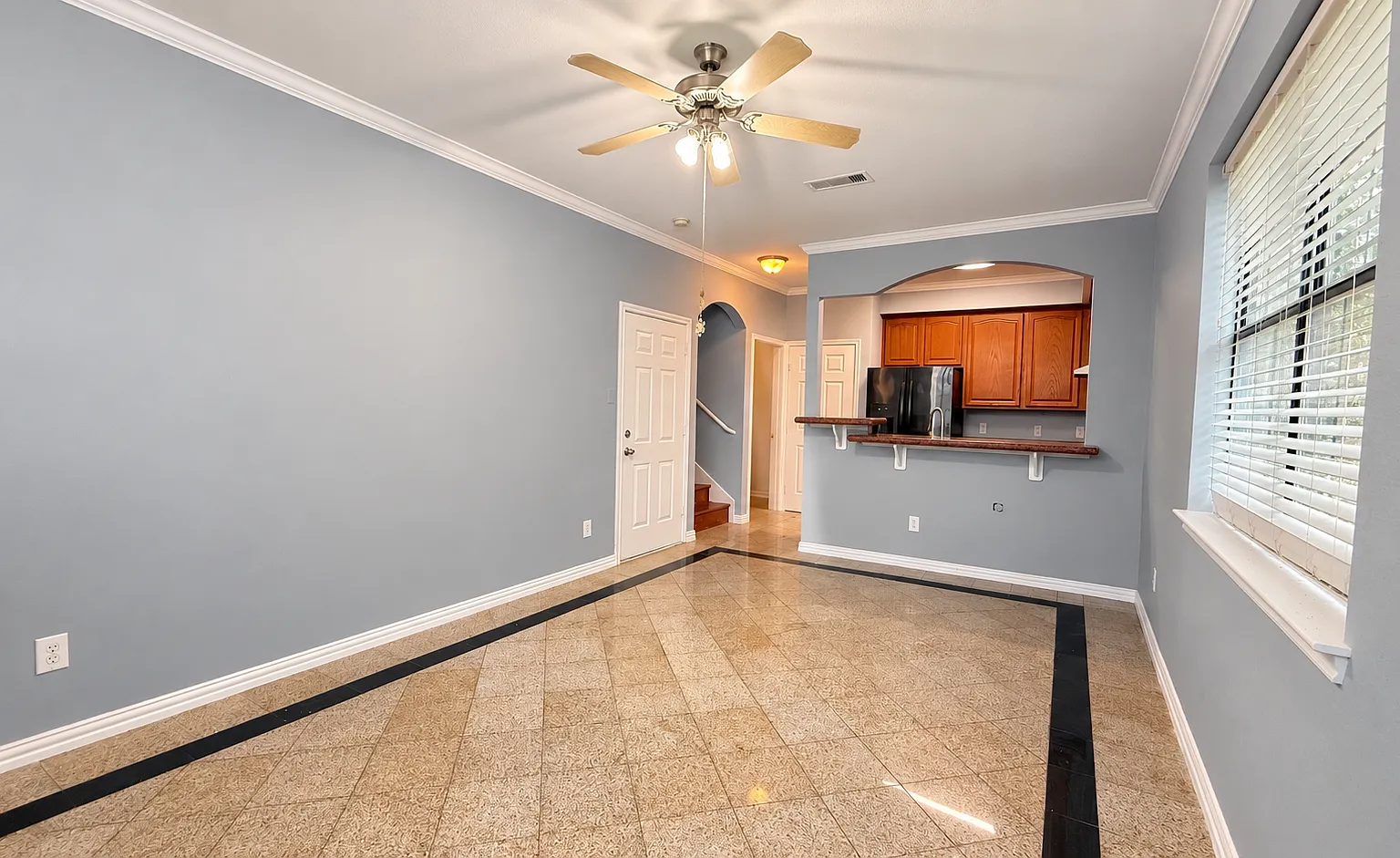 2 bed, 1.5 bath, 1090 sqft, $1,550 — Photo 3