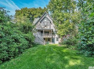 18 Main St, Stony Brook, NY 11790