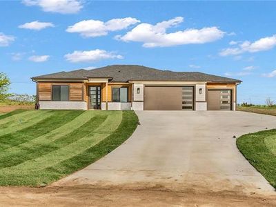 21607 W Limestone Ridge St, Paola, KS, 66071