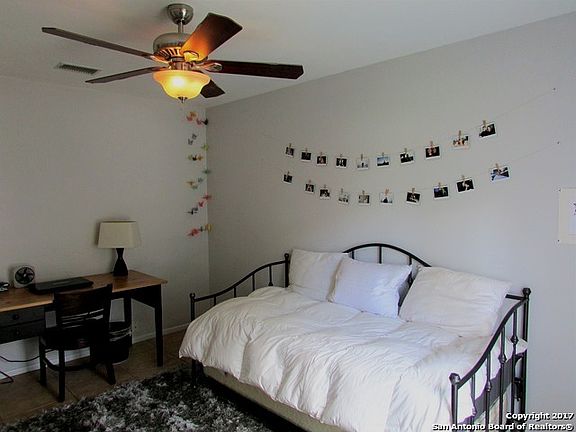 5th image of 2202 Blueberry Hill St