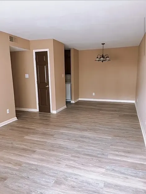Cottonwood Apartments — Photo 3
