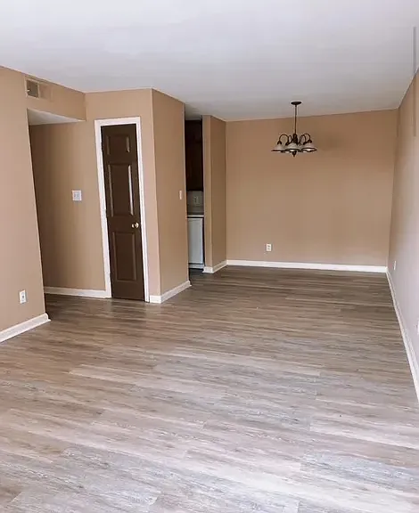 Cottonwood Apartments — Photo 2