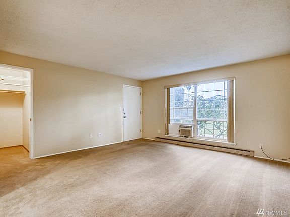 5th image of 3425 S 176th St Unit 112