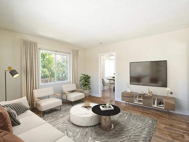 Los Angeles Street Apartments — Photo 7