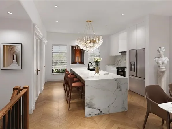 500 SW B St #4, Bentonville, AR 72712