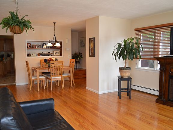 3rd image of 31 Colfax Ave