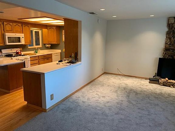Kitchen / Living Room