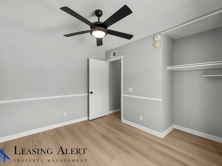 28031 Meadowcreek Rd — Photo 14