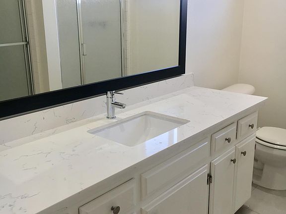 2nd image of 105 N Croft Ave APT 6