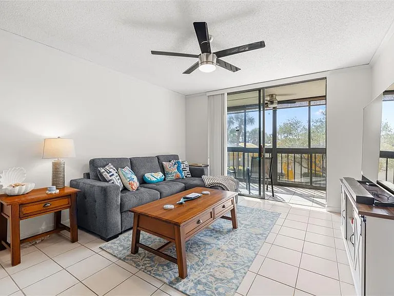1316 Pasadena Ave S #204 — Photo 9