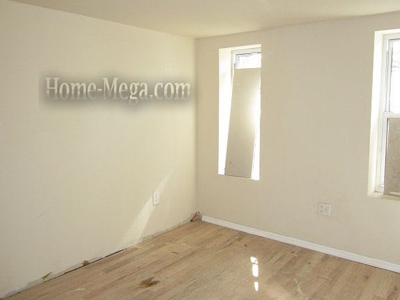 4th image of 685 Saint Anns Ave