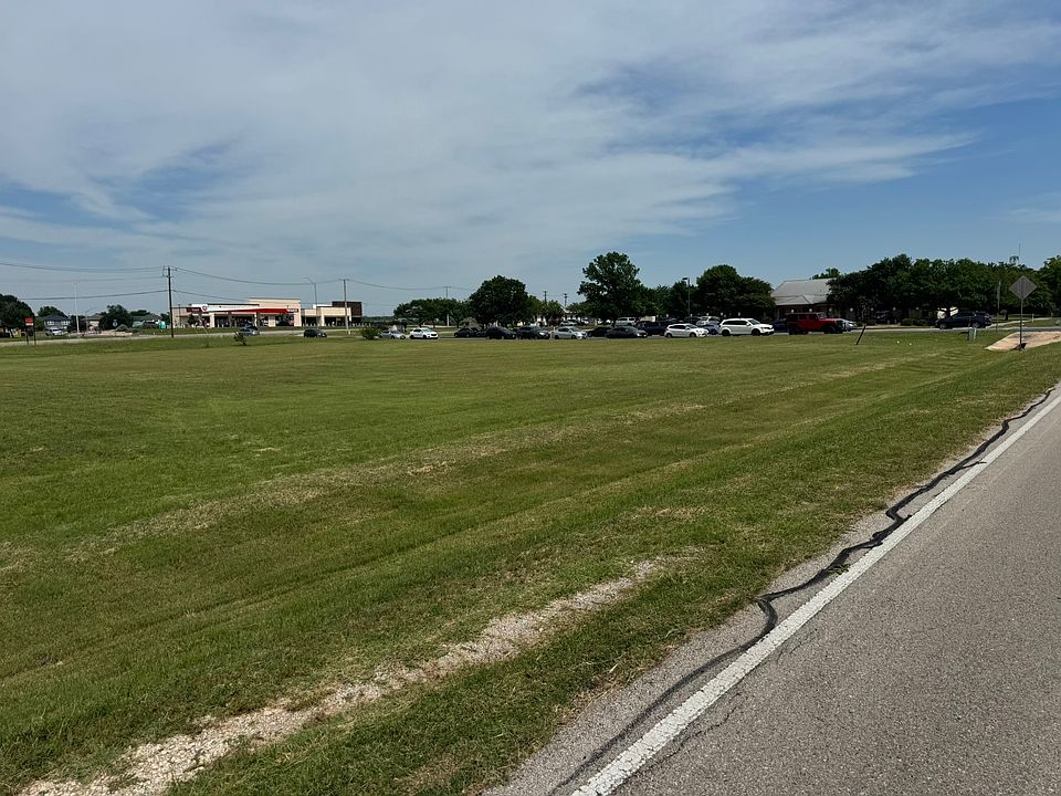 2nd image of 909 Old 1460 Trl