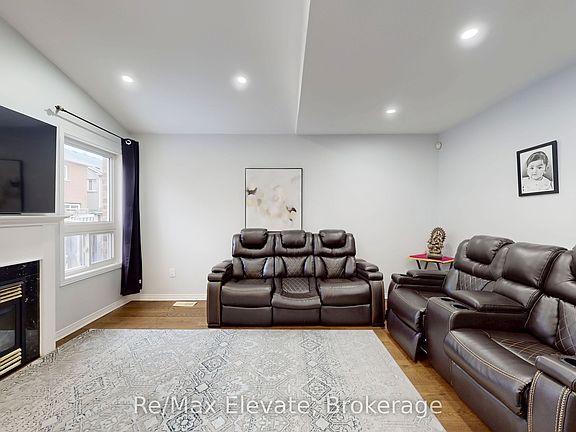 4th image of 12 Teasdale St
