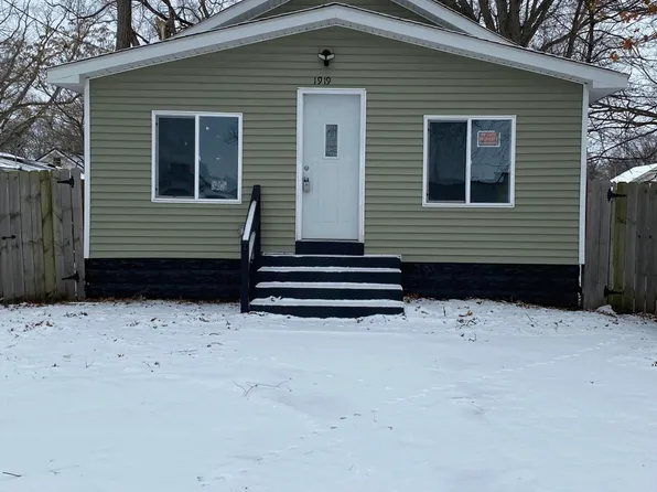 1919 Brunswick St, Muskegon, MI 49442