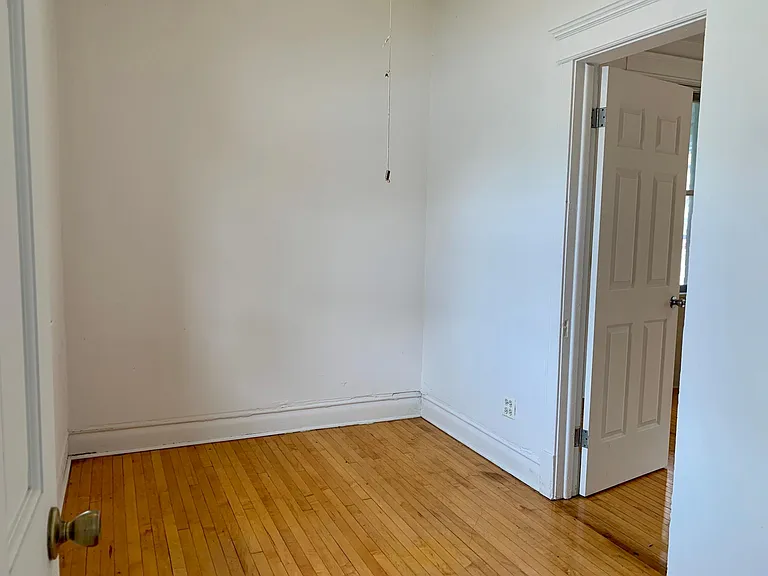 2353 S Whipple St #2F — Photo 6