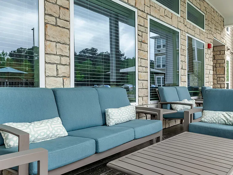 Green Oaks Apartments — Photo 22