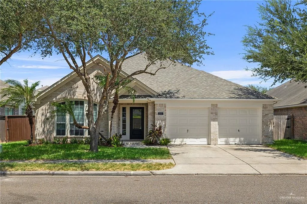 4 bed, 2.5 bath, 2759 sqft, $2,600 — Photo 1