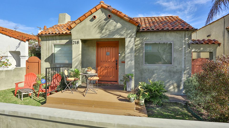 1st image of 218 Nieto Ave