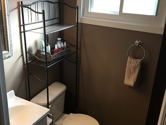 4th image of 12 Parkview Ct