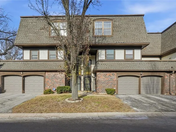 10203 Cedarbrooke Ln, Kansas City, MO 64131