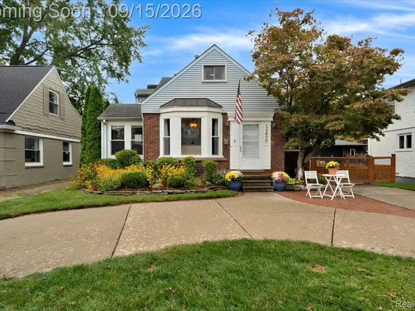 22430 Lakeland St, Saint Clair Shores, MI 48081