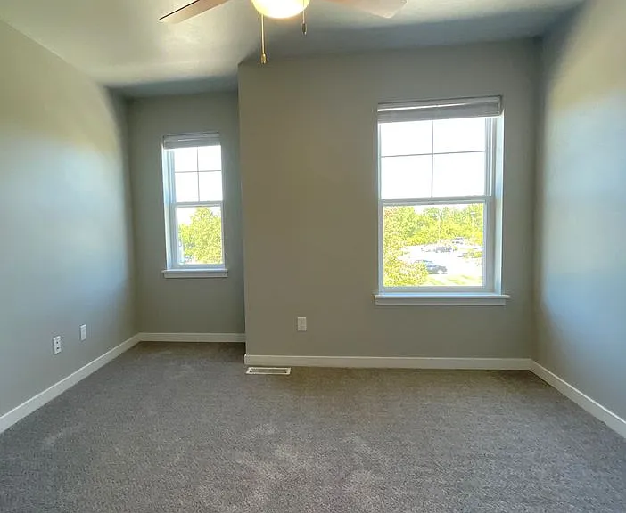 5115 N River Blvd NE — Photo 37