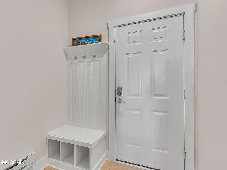 1403 N Kingsley St #210 — Photo 43