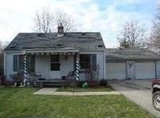 21342 Dahlia Ct, Grosse Ile, MI 48138