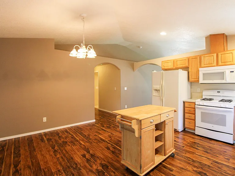 3882 Lone Oak Rd SE — Photo 8