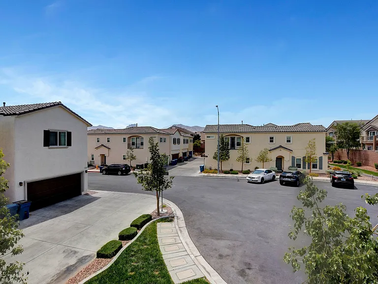 Gleneagles Village Townhomes