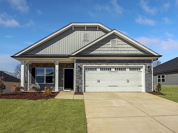 3rd image of 944 Willow Place SW