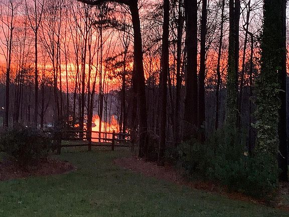 5th image of 176 Lake Mist Dr
