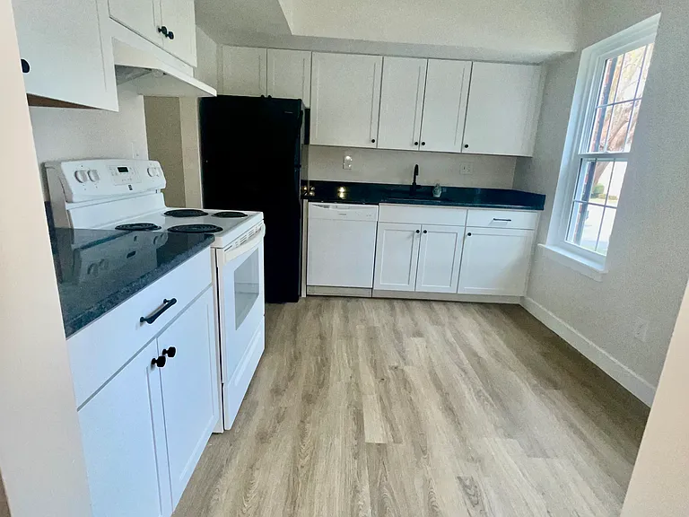 1625 Congressional Ct — Photo 5