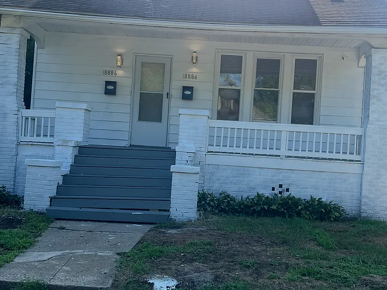 18884 Albany St #2 — Photo 1