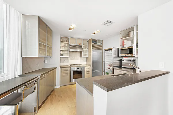 Rented by Nest Seekers International | media 17