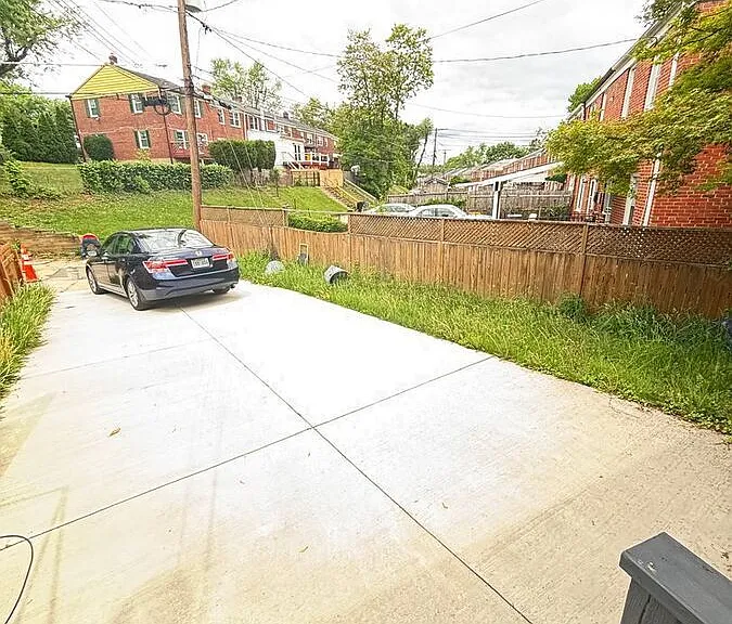 906 Fairmount Ave — Photo 6