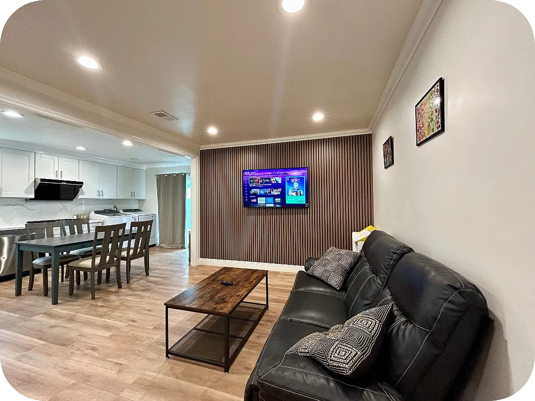 2 bed, 900 sqft, $2,500 — Photo 2