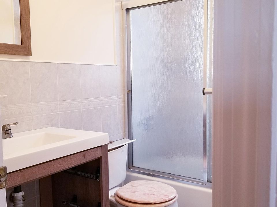 1st image of 9512 Avenue K Floor 1