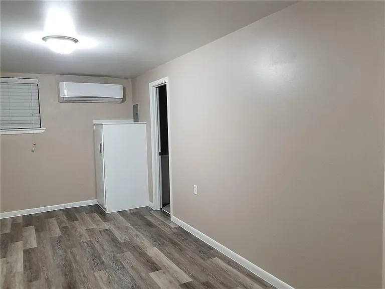 201 W Garland St — Photo 5