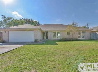 6132 Windrock Dr, Windcrest, TX 78239