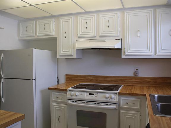 2nd image of 18081 SE Country Club Dr APT 24-232