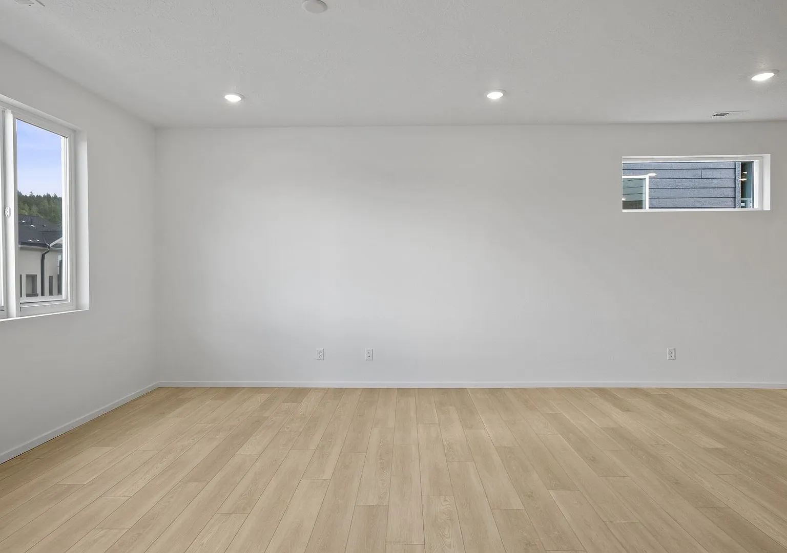 2025 Built 3 Bedroom 2.5 Bath Liberty Lake home like new — Photo 2