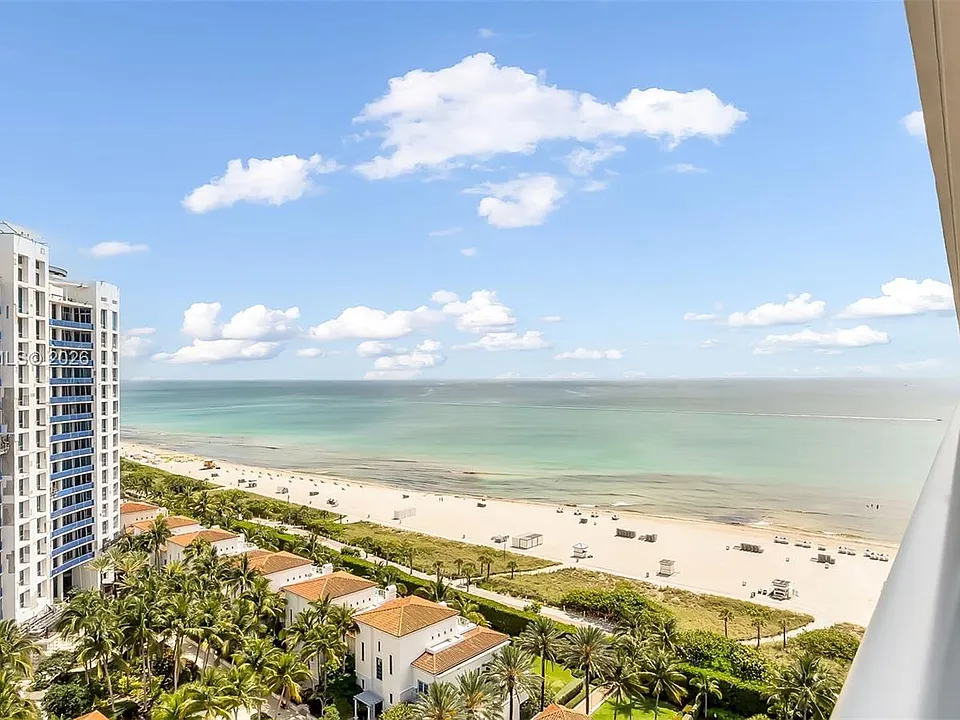 5875 Collins Ave #1807