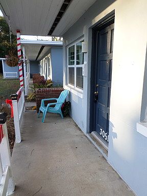 3rd image of 3051 Belden St